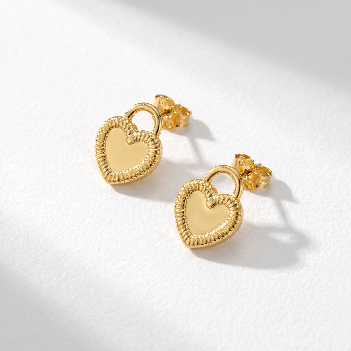QIAOREN 13247 18K Gold PVD Plated Stainless Steel Hammered Heart  Stud Earrings Mini Embossed Honey Heart Ear Studs