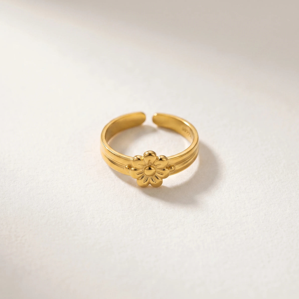 QIAOREN 13096-100 5Pcs 18K Gold Plated Stainless Steel Open Ring Set, Adjustable Stackable Sea Shell & Krab Finger Rings