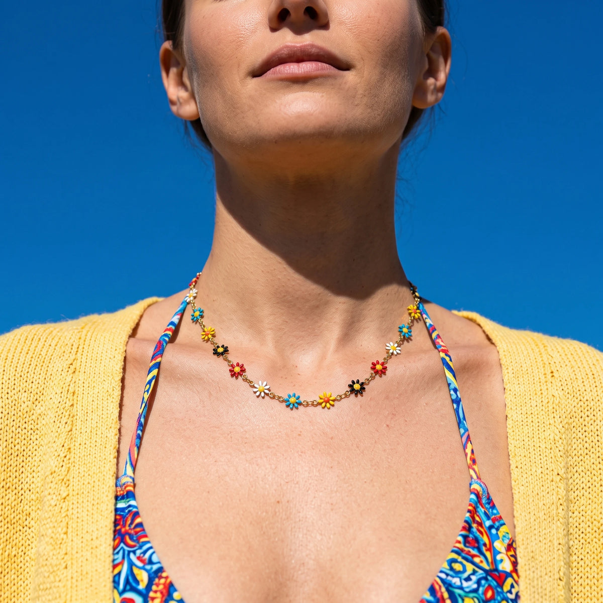 QIAOREN 13467 Colorful Enamel Daisy Flower Chain Necklace, Cute Floral Neck Jewelry with Multi Color Mini Daisy Charms