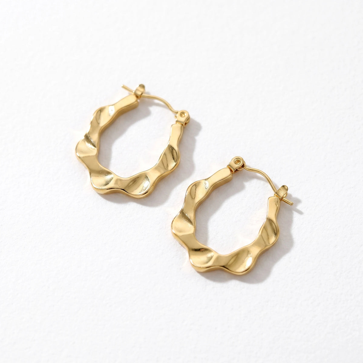 QIAOREN 13271 Gold Tone Irregular Wavy Oval Stud Earrings Smooth Polished Twisted Fluid Shape Click Back Studs Abstract