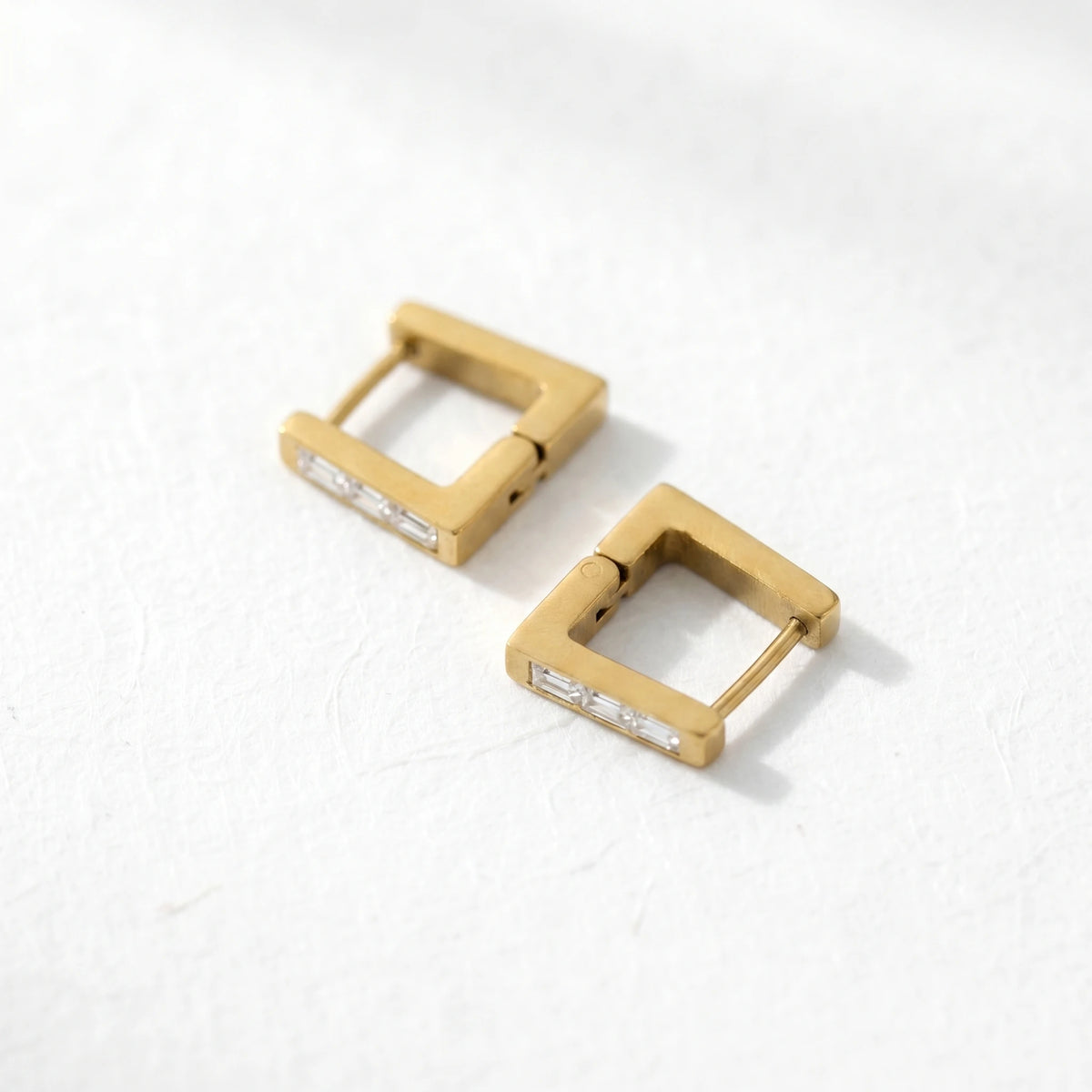 QIAOREN 12342 Waterproof Tarnish Free Square Hoop Earrings Gold Stainless Steel Matte Baguette Zirconia Hinged Huggies Women