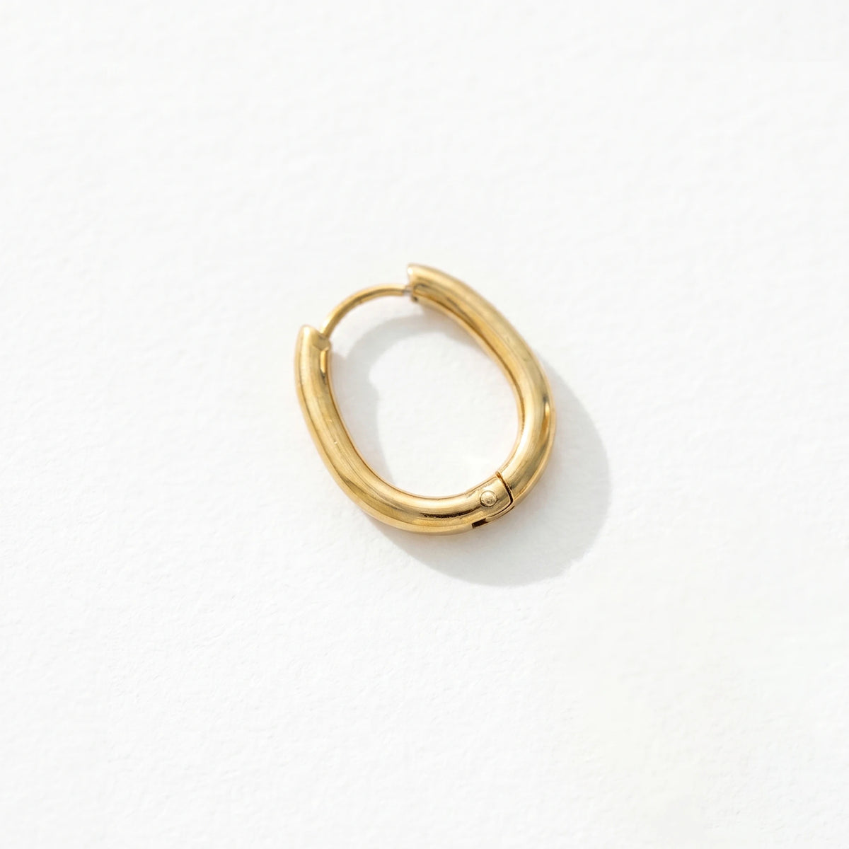 QIAOREN 12583 Smooth Thick Oval Huggie Hoop Earrings PVD 18K Gold Plated Stainless Steel Oval Ear Buckle for US European Women