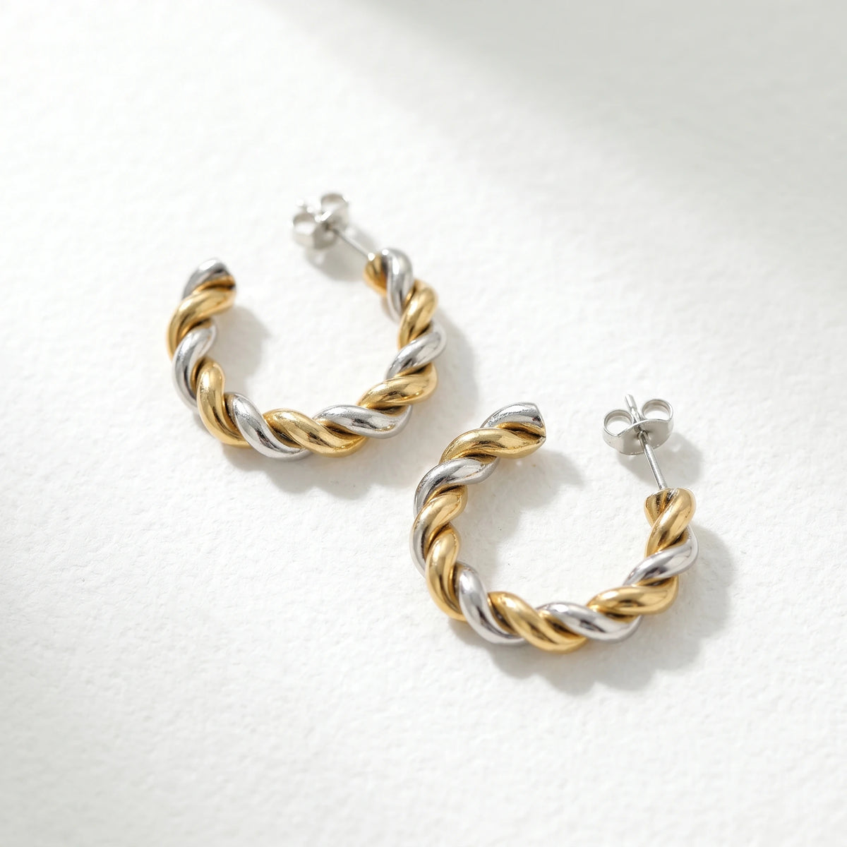 QIAOREN 12398 Elegant Quiet Luxury Mixed Metal Hoops Gold Silver Twisted Rope Stainless Steel Sinuous Chunky C Hoop Studs Gift