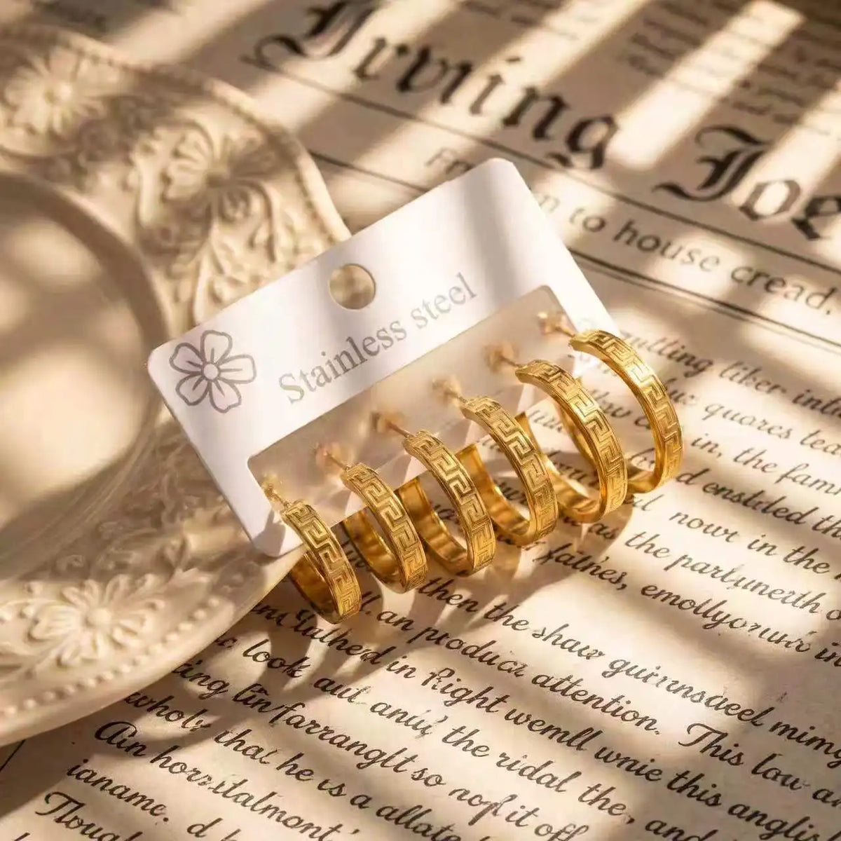 QIAOREN 14597 Geometric Gold Stainless Steel Hoop Earrings Huggie Earrings Greek Pattern Design Waterproof Anti Allergy Jewelry