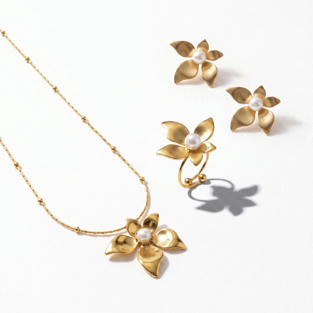 QIAOREN 13999 Matte Gold Five Petal Flower Stud Earrings with Central Round Pearl Inlay, Floral Pearl Ear Stud Jewelry Gift