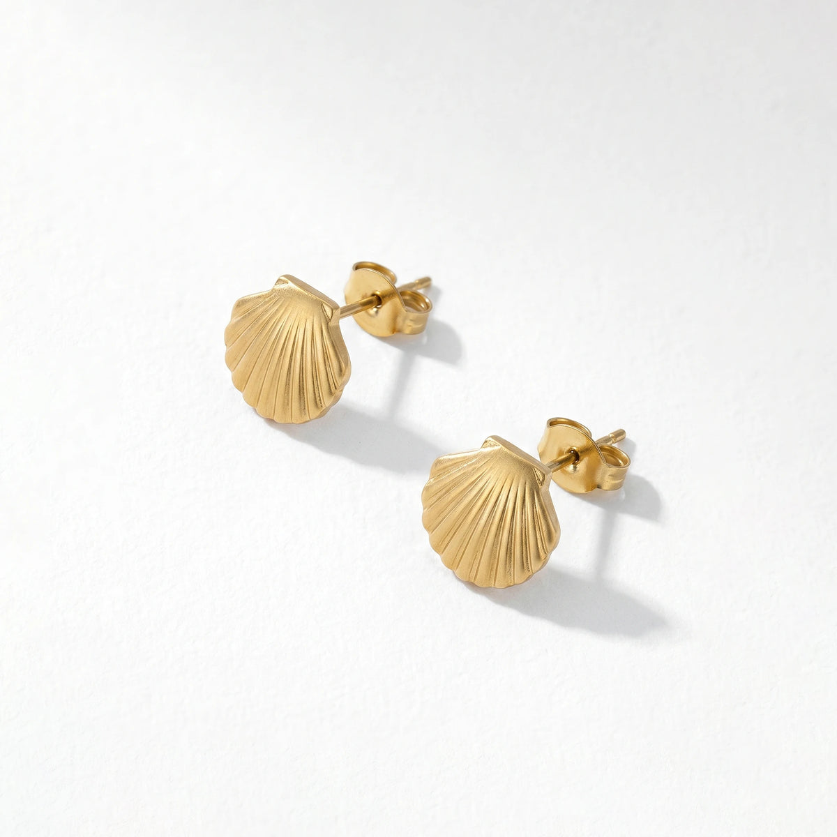 QIAOREN 11864 Waterproof Tarnish Free Stainless Steel Shell Stud Earrings Gold Textured Scallop Sea Shell Ocean Jewelry Women US