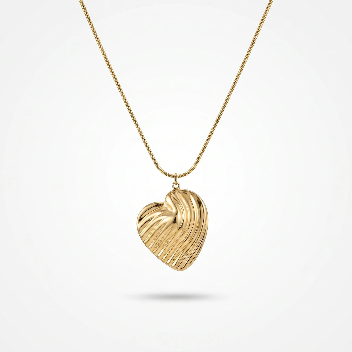 QIAOREN 13934 Smooth Snake Chain Pendant Necklace with Textured Wavy Line 3D Heart Charm, Polished Gold Modern Abstract Love