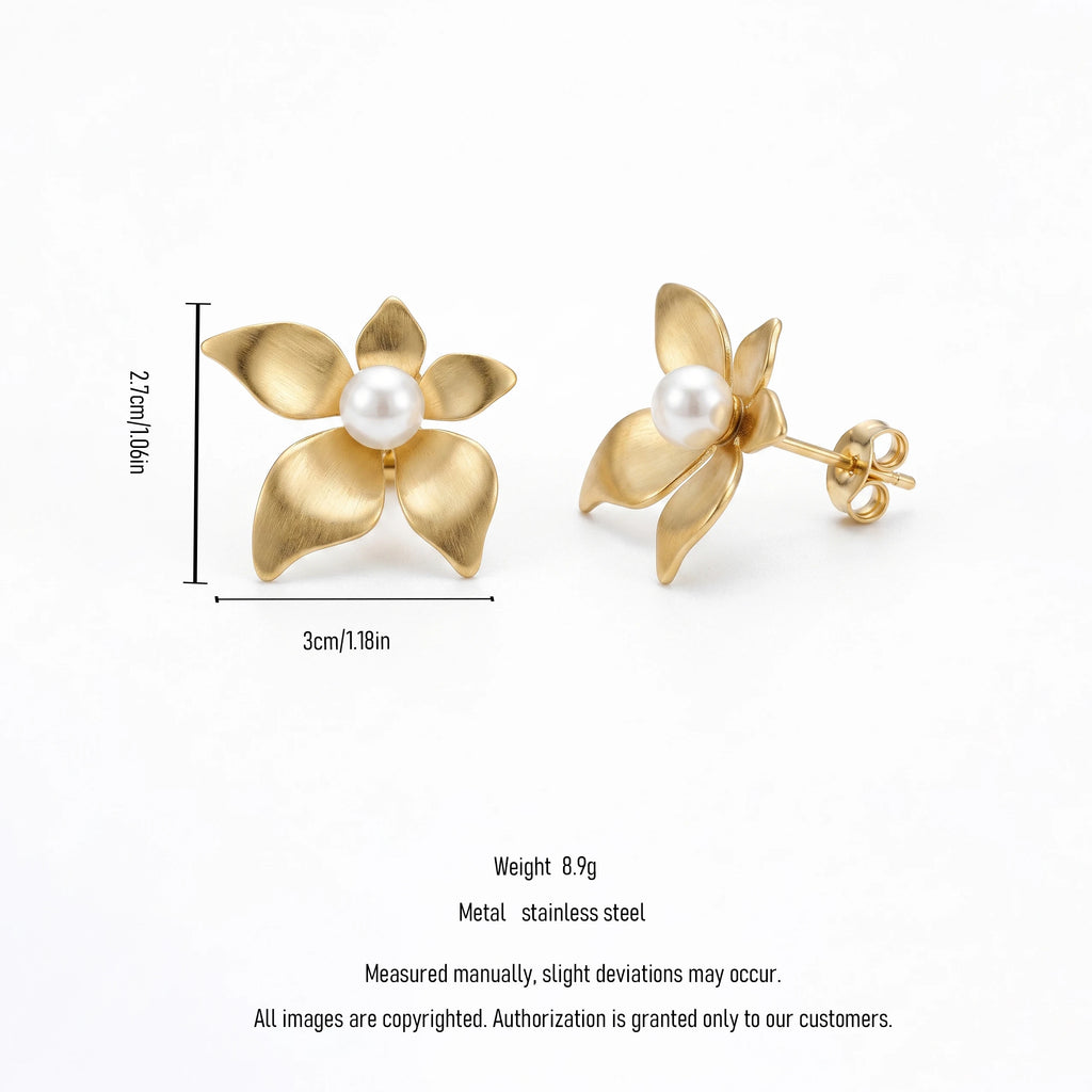 QIAOREN 13999 Matte Gold Five Petal Flower Stud Earrings with Central Round Pearl Inlay, Floral Pearl Ear Stud Jewelry Gift