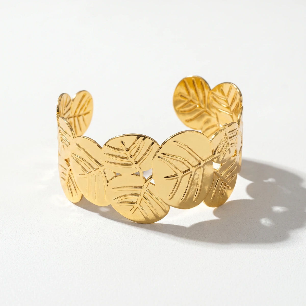 QIAOREN 12714 18K Gold Linked Leaf Hollow Wide Open Cuff Bracelet Stainless Steel Vein Textured Adjustable Trendy Women's Party