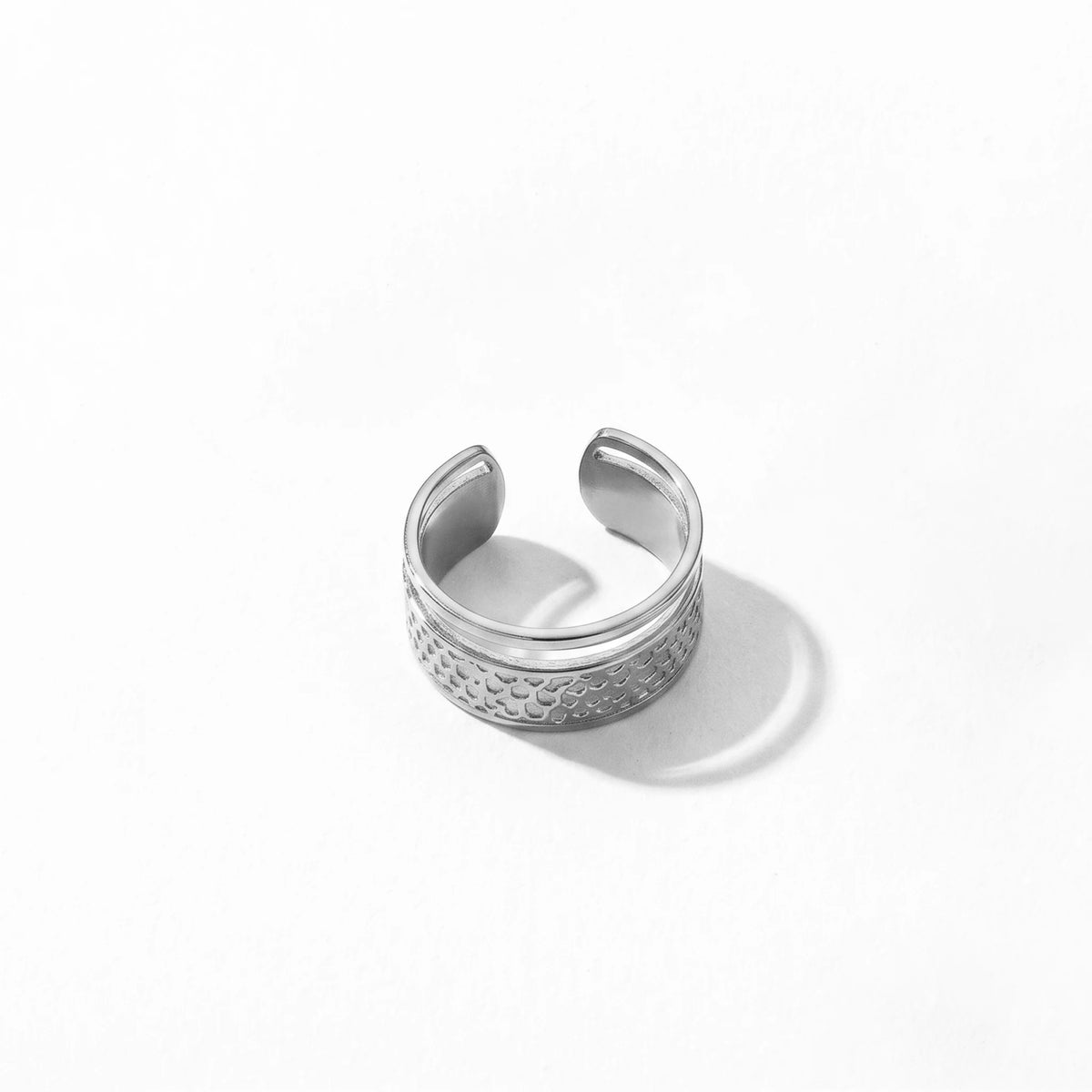QIAOREN 10706 18K Gold Stainless Steel Adjustable Open Rings Braided Hammer Engraved Stackable Jewelry for Women