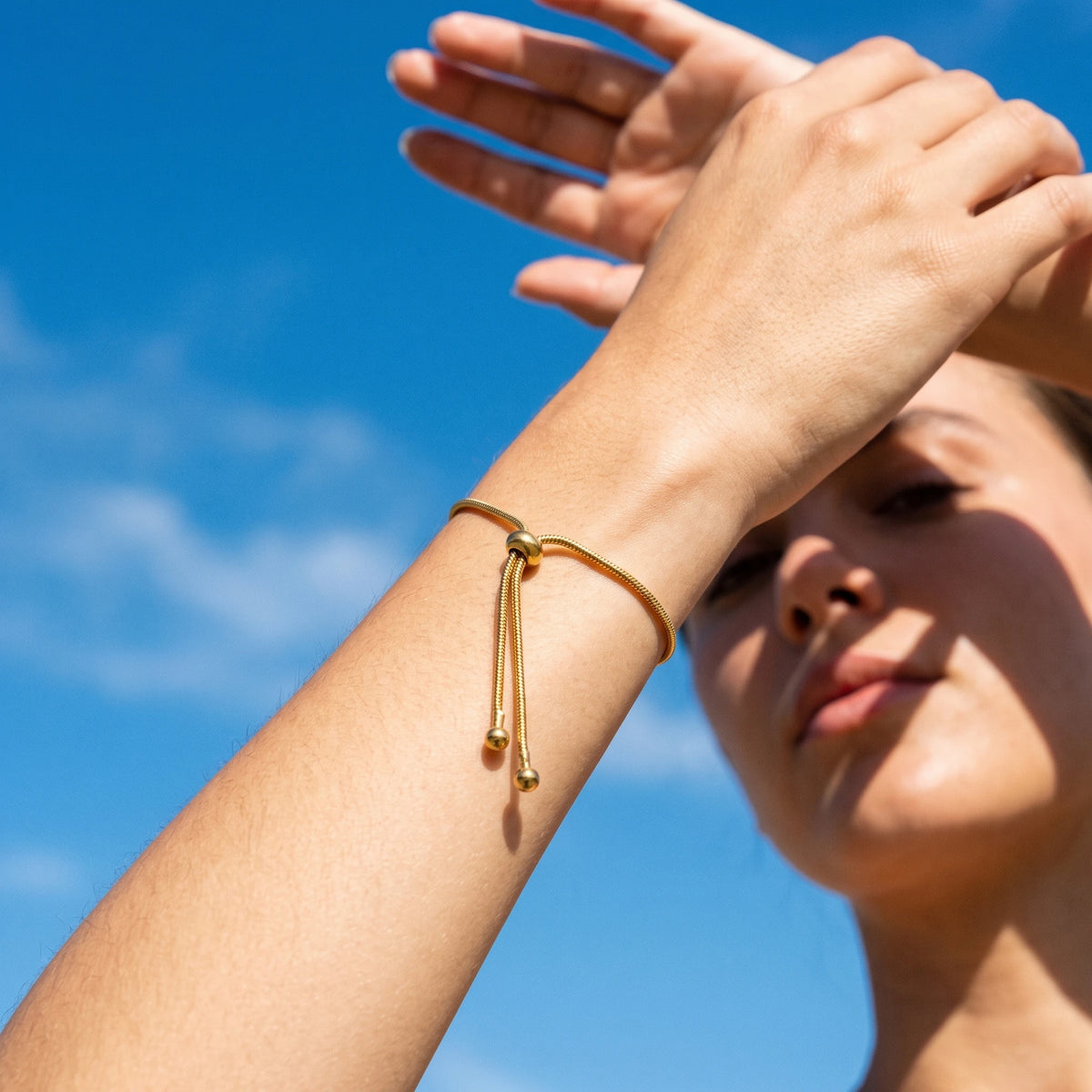 QIAOREN 13300 Thin Chain Bracelet Gold Plated Steel Adjustable Slider Waterproof Minimalist Women Daily Wrist Jewelry Gift