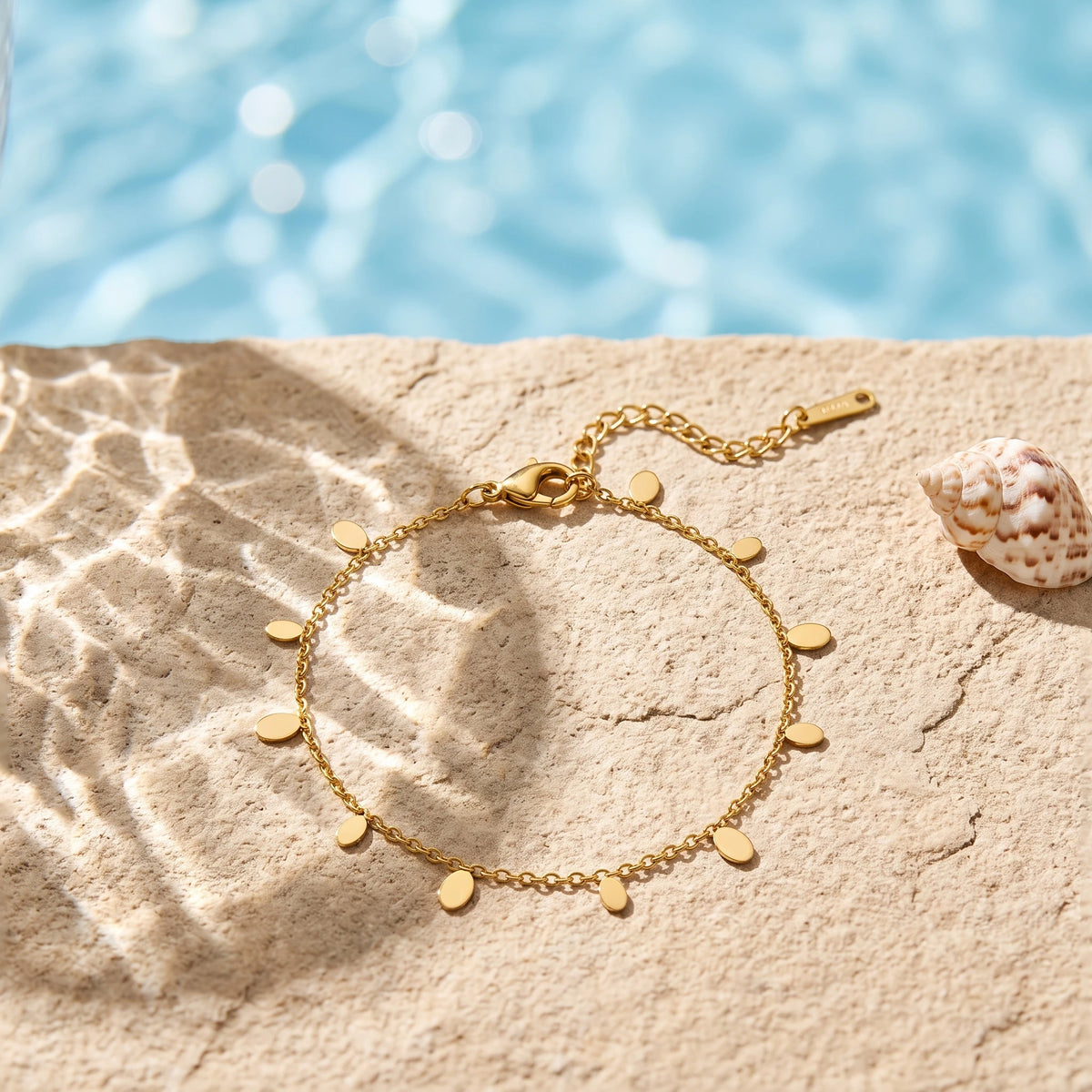 QIAOREN 13365 Gold Plated Stainless Steel Sunburst Disc Charm Bracelet Dainty Minimalist Layering Bracelet for Women