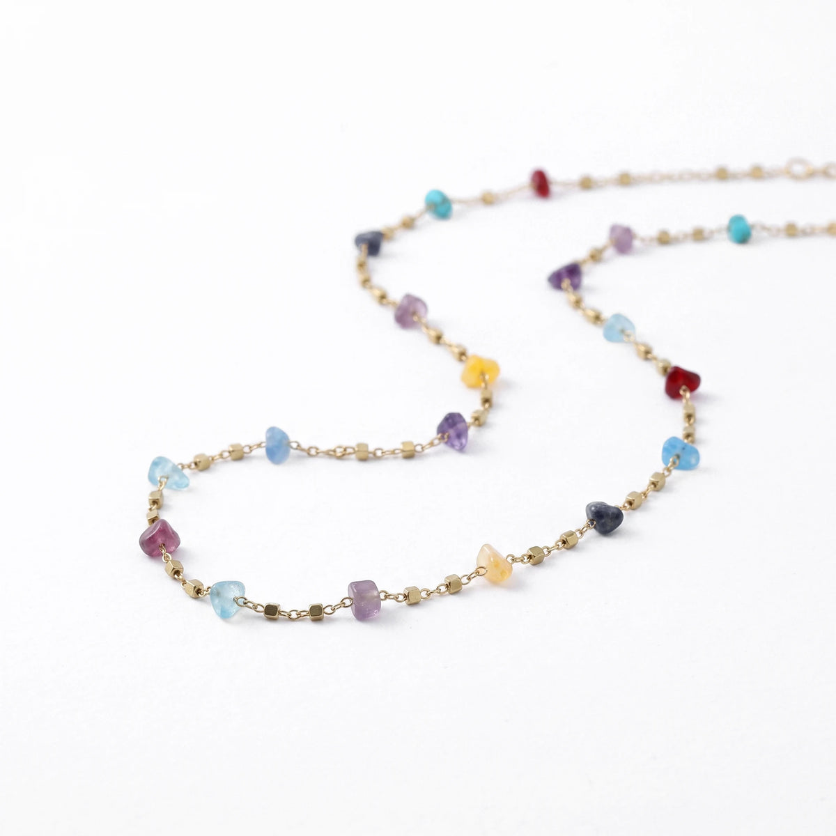 QIAOREN 13541 Dainty Mixed Color Irregular Natural Chip Stone Station Necklace, Tiny Multicolor Crystal Chain Necklace