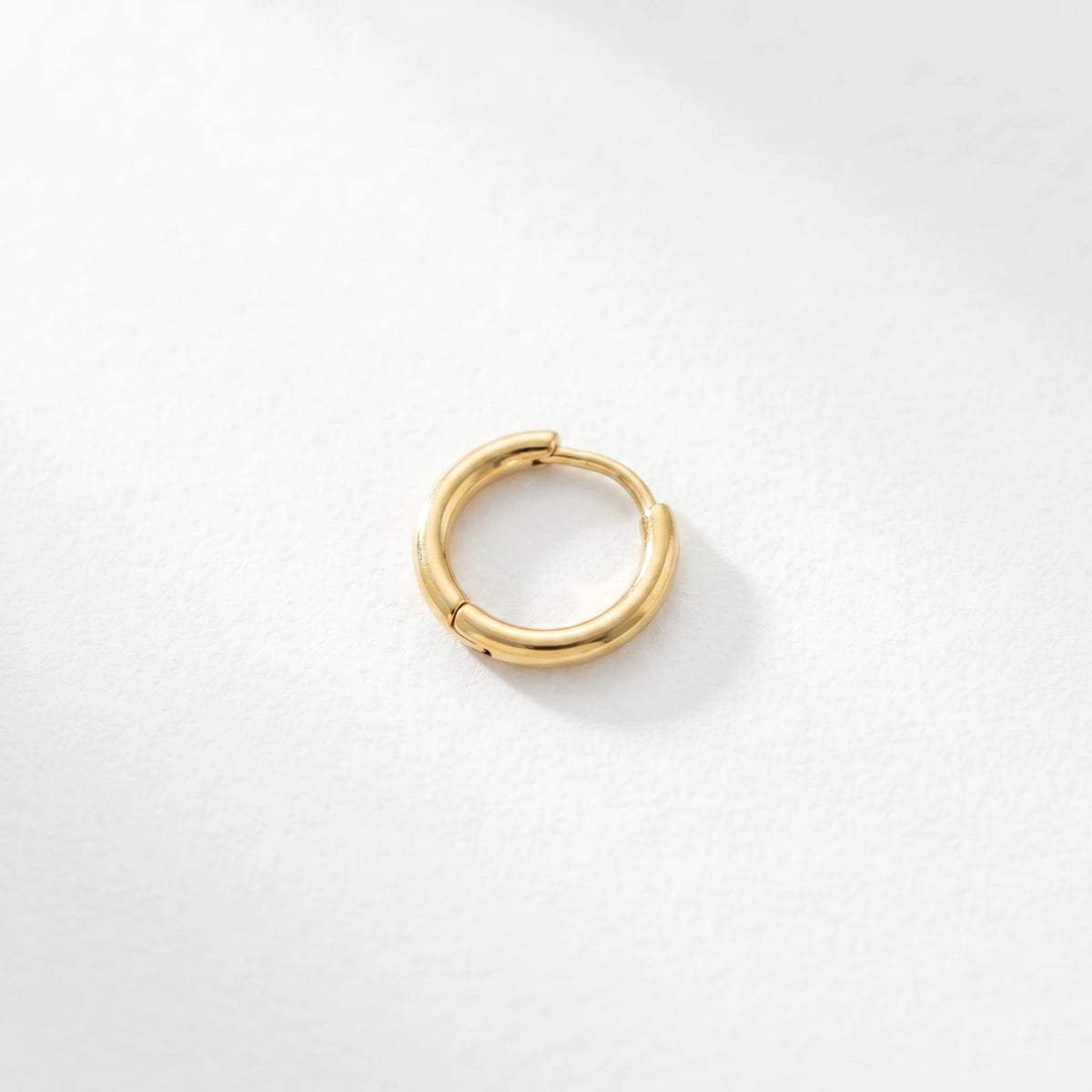 QIAOREN 12611 Timeless Shiny Thin Tube Huggie Hoop Earrings Stainless Steel 18K Gold Hypoallergenic Small Round Jewelry Gift